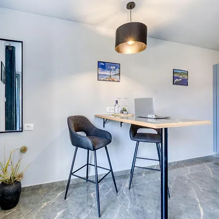 Perla 1-1 By Interhome Apartman